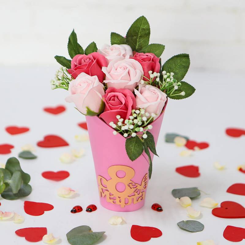 Мини букетик из мыльных роз на 8 марта розовый