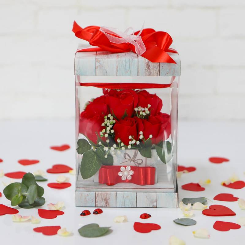 Коробка аквариум с красными мыльными розами