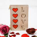 Деревянная открытка ручной работы «Love» (Сердца)